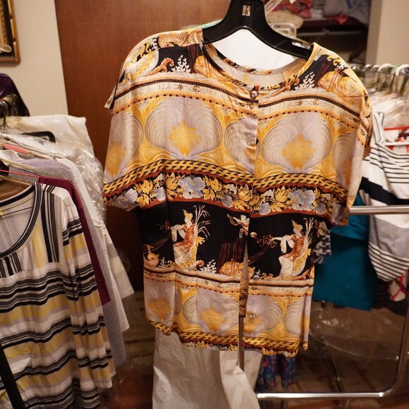 Beautiful Componix blouse - Picture 2 of 3